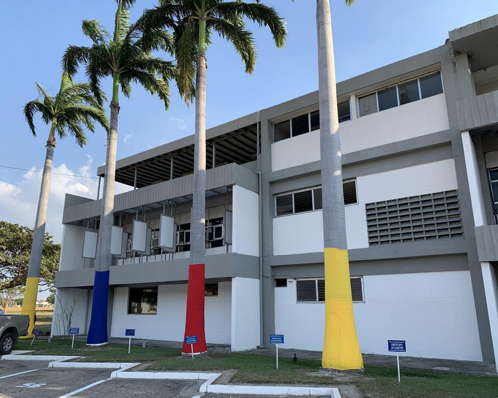 Foto de GIMNASIO CUBIERTO AMAB